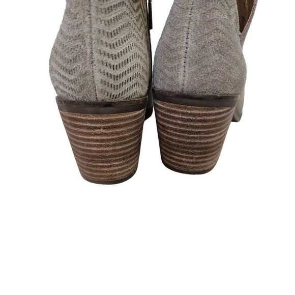Lucky Brand tan suede booties. Size 7. - Picture 3 of 6